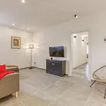 Family With Jacuzzi, 3br Countryside In Apartment