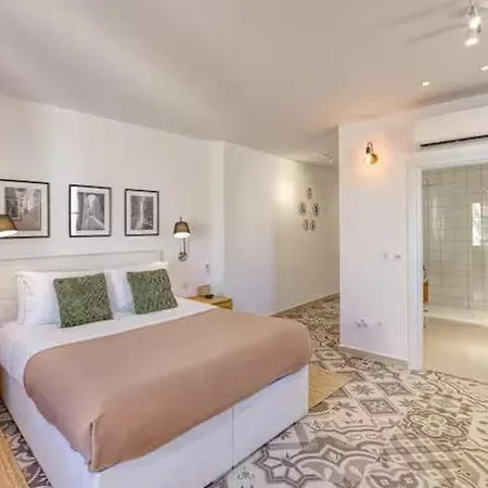 Family With Jacuzzi, 3br Countryside In Apartment Dingli