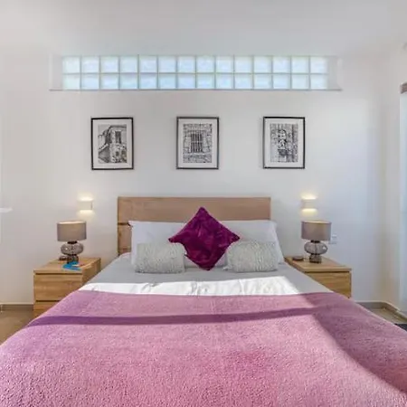 Family With Jacuzzi, 3br Countryside In Dingli