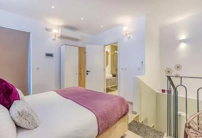 Family With Jacuzzi, 3br Countryside In Dingli